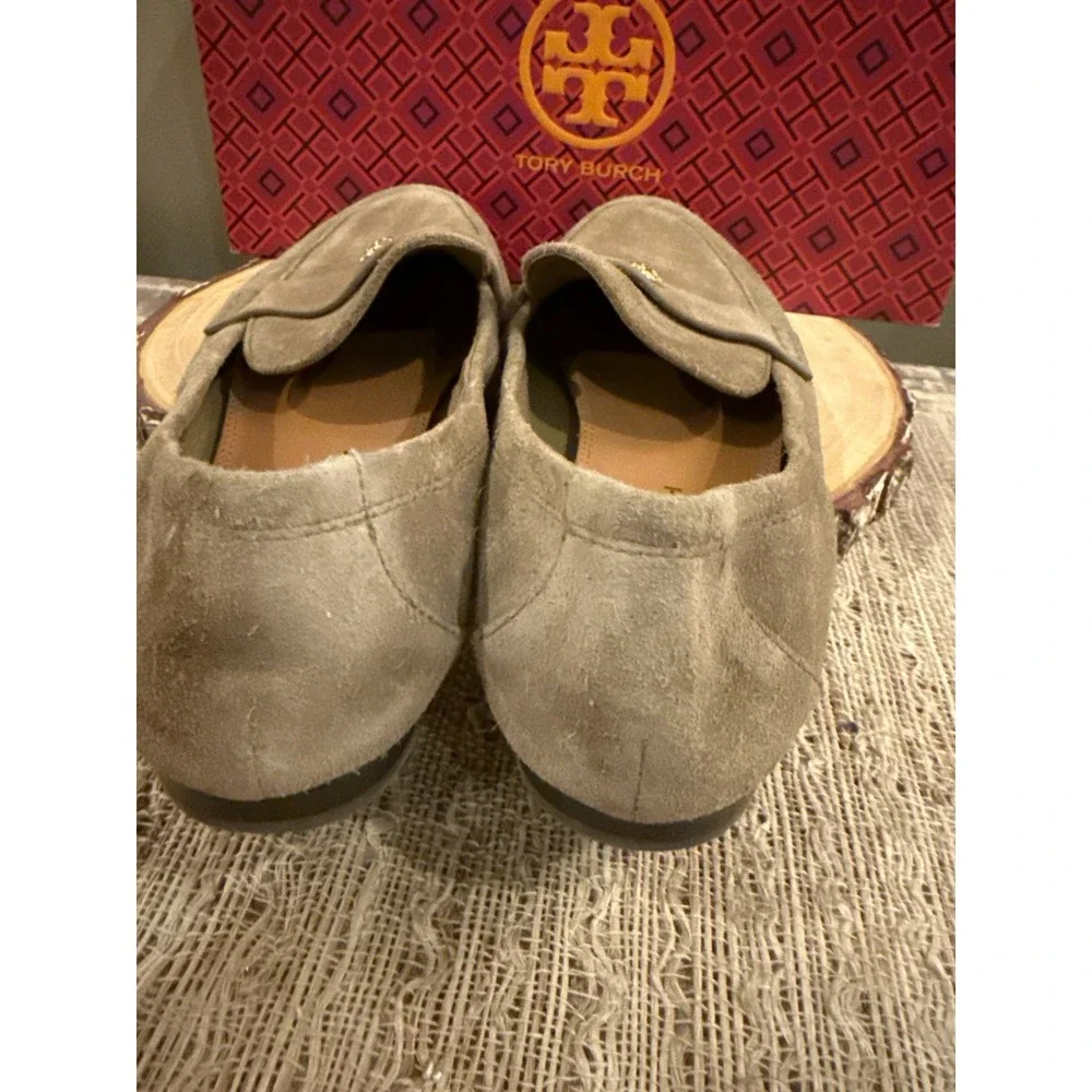 Tory Burch Ballet Loafer River Rock Size 8M 87258 Driving Shoes Suede Gold Logo